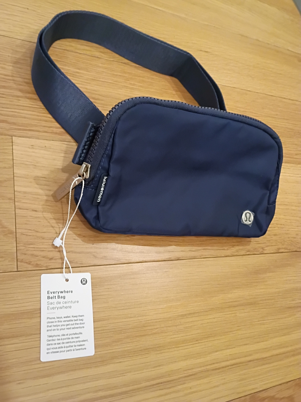 lululemon athletica Navy Blue Everywhere Belt Bag - Picture 2 of 3